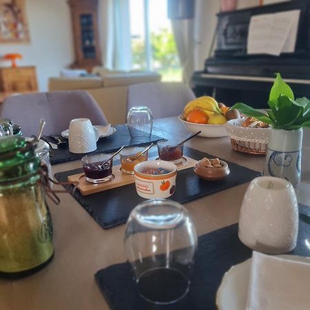 Bed and Breakfast Entre Loire Et Vignobles Lire Екстер'єр фото